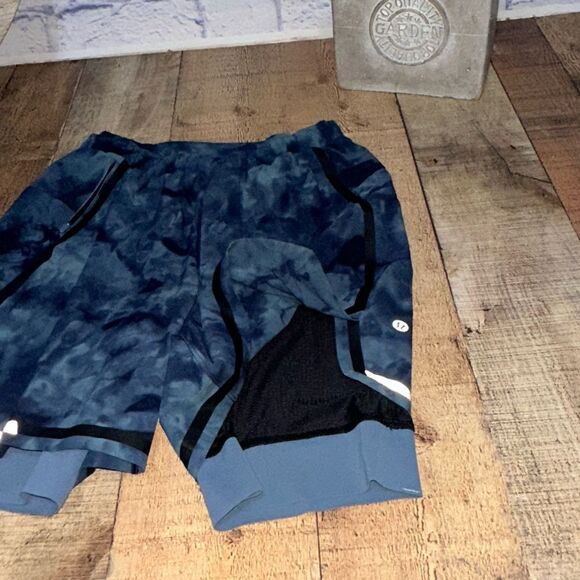 LULULEMON MEN SURGE SHORT 6" LINED BOLD LINES SPRAY DYE - Picture 10 of 14